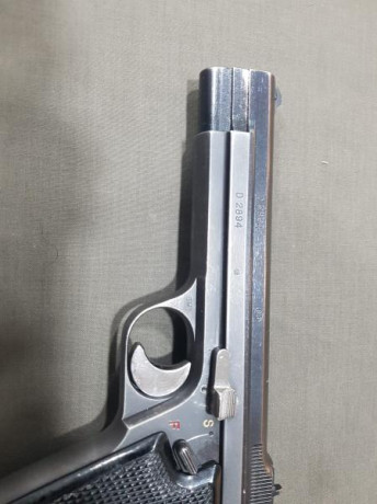 Hola, vendo estupenda Sig P210 en cal 9para de 5 pulgadas en perfecto estado por no darle uso por 1400€.
Guiada 21