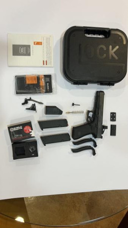 Vendo Glock 34 5ª Generación.  Comprada en Junio en Armería Álvarez de Madrid. Soy el segundo propietario. 02