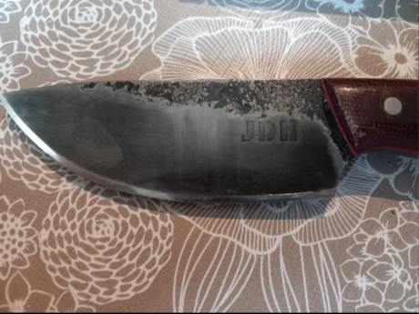 Cuchillo nuevo sin estrenar del prestigioso forjador JD Knives,  19,5 de largo, mango 11,5cm, 8cm hoja, 12