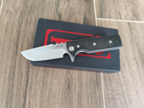 Navaja chaves tak ultramar micarta negra, hoja en m390.
Incluye clip normal.
Forros y clip  en titanio, 00