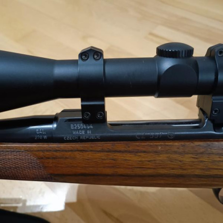 Se vende rifle en perfecto estado , ha tirado 2 cajas de balas , 2 días de campo de tiro y 3 recechos.
Rifle 02