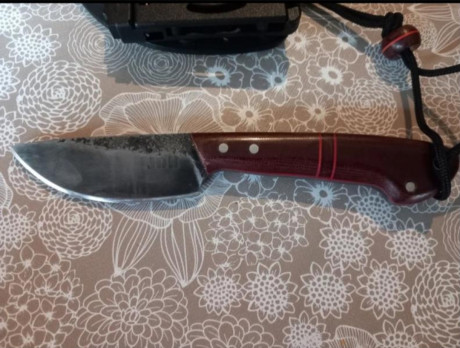Cuchillo nuevo sin estrenar del prestigioso forjador JD Knives,  19,5 de largo, mango 11,5cm, 8cm hoja, 02