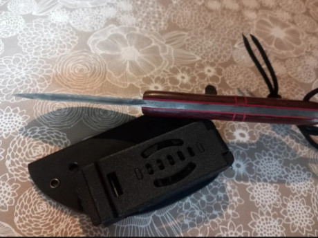 Cuchillo nuevo sin estrenar del prestigioso forjador JD Knives,  19,5 de largo, mango 11,5cm, 8cm hoja, 11