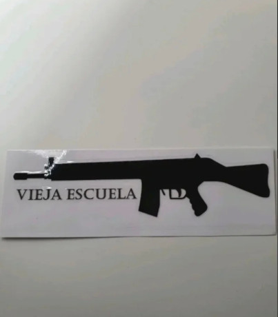 Conjunto de pegatinas de antiguas marcas de armas Españolas nacionales. 8€ 00