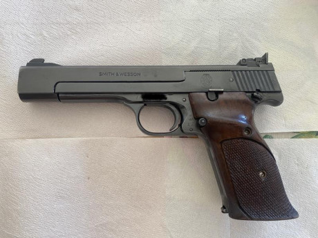 Hola a todos.

Ya está vendida mi pistola Smith & Wesson model 41.

Funciona perfectamente con casi 00