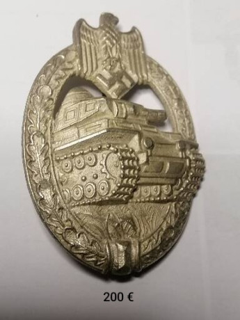 Vendo la siguientes medallas e insignias alemanas segunda guerra mundial, preferiblemente entrega en mano 11