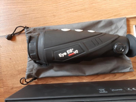 Hola,vendo este monocular termico, precio 2000 €, tambien cambiaria por prismsticos Leica Geovid 10x42 01