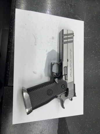 VENDO PISTOLA INFINITY PRECIO 2100€. ESTÁ IMPECABLE. SÓLO CIEN DISPARO MÁXIMO. UN CARGADOR. SÓLO ATIENDO 00