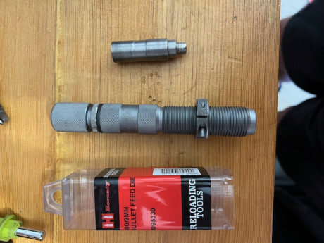 Buenas tardes vendo los siguientes accesorios hornada:

- Die alimentador de puntas hornada mas expansor 01
