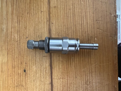 Buenas tardes vendo los siguientes accesorios hornada:

- Die alimentador de puntas hornada mas expansor 00