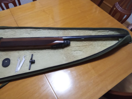 Buenas tardes, un compañero me ha pedido que ponga a la venta su escopeta Beretta Urika 391, tiene cañon 00