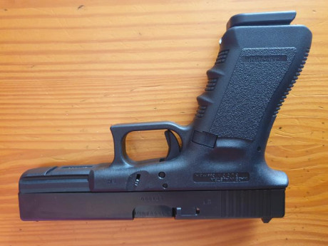 pues eso,vendo mi Glock 17 de 9mm parab.y de 3 Generación..por no usarla...lleva dos cargadores...y maletín 00