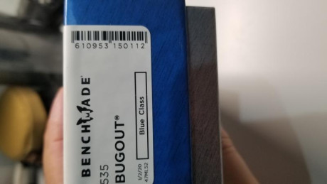 A la venta esta benchmade con cachas en fibra de carbono Customizada por mi. Solo las cachas cuestan 100 112