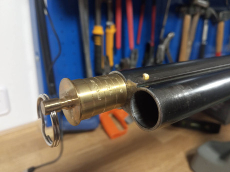 Hola, me han regalado una escopeta paralela marca Grulla modelo 215. Tiene culata inglesa, pletina larga, 71