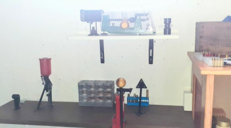 Un saludos a todos, creo que de la misma forma que mostramos nuestras
armas a los colegas del foro también 140