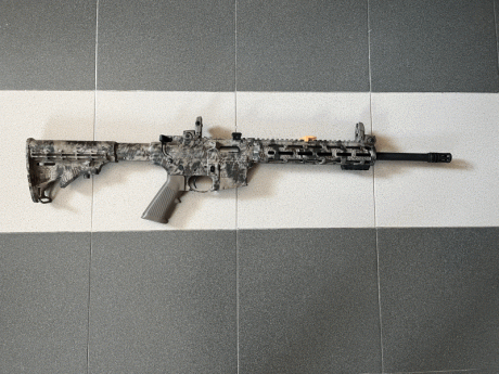 Carabina Smith&Wesson MP 15-22 Sport Kryptek
Dos cargadores de 25 balas y un cargador de 10 balas
Con 01