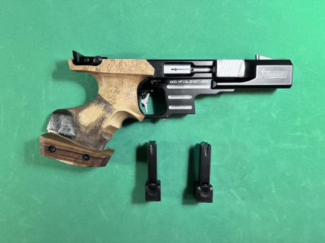 Hola, 
Vendo pistola Pardini para Fuego Central en calibre 32 WC con dos cachas, la "L" que 01