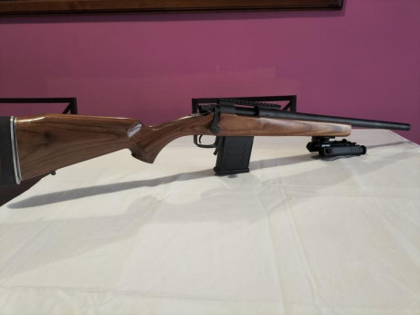 Vendido rifle REMINGTON 700, calibre 308. 
 Rosca cañon homologada, cañon 50 cm. ,cargador MDT extraible 02