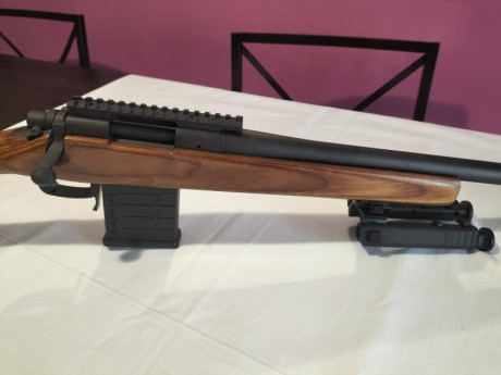 Vendido rifle REMINGTON 700, calibre 308. 
 Rosca cañon homologada, cañon 50 cm. ,cargador MDT extraible 01