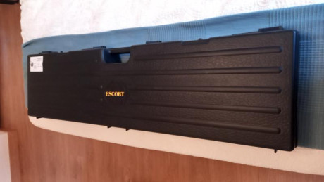 Buenos días,

Vendo esta maravillosa escopeta tactica semiautomática que NO SE HA USADO, está totalmente 11