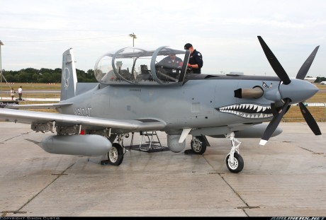 recientemente han salido numerosas noticias sobre el gran interés de la USAF y la USN, por aviones ligeros 172