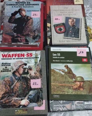 Vendo Libros uniformes alemanes WW2 , en Español, inglés y alemán,seminuevos, desde 20€ interesados más 51