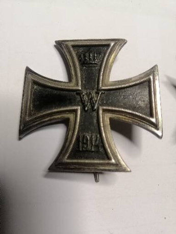 Cambiaria medallas e insignias alemanas originales segunda guerra mundial, preferiblemente entrega en 11