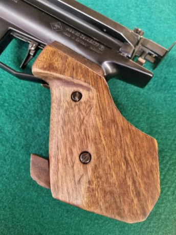 Pistola de precisión FEINWERKBAU 80

Pistola para tiro de precisión de la famosa marca alemana FEINWERKBAU. 21