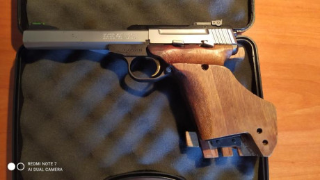 Pistola Browning Bucmark Stainless 22LR con cachas anatómicas y miras de fibra óptica.
Cañon de 5,5'' 01