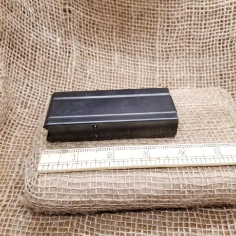 Hola a todos.

Busco los siguientes complementos para una carabina M130 original.

Saludos; 02