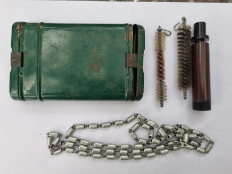 Vendo kit de limpieza rifle Mauser en buen estado. Precio 27 euros envio incluido. Tlf. 607609326. 00