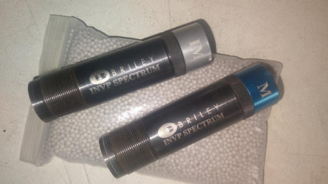 Vendo dos brileys spectrum calibre 12 son invector plus son el IM y M, dos y tres estrellas para escopetas 02