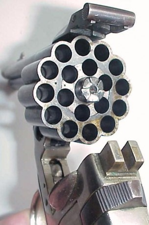 Hola,he abierto este hilo para que todos aquellos que tengais armas Españolas,podais lucirlas aqui con 82