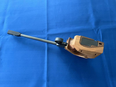 Hola buenas noches , pongo en venta mi pistola Morini CM 84 E cacha talla M con pilas y adaptador para 00