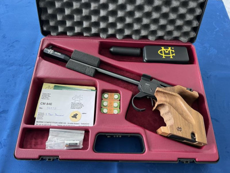 Hola buenas noches , pongo en venta mi pistola Morini CM 84 E cacha talla M con pilas y adaptador para 12