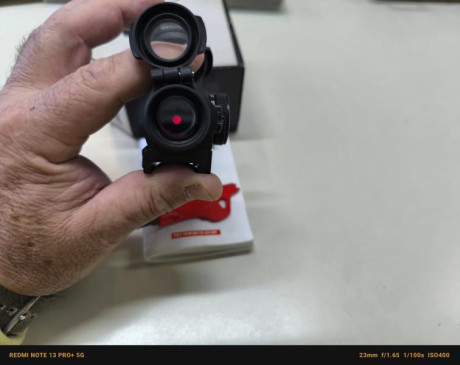 Hola buenos días:
Pongo a la venta este punto rojo Aimpoint Micro H2 - 2MOA.
Funda de Neopreno.
Precio 01