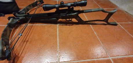 Buenas, por no usar vendo una ballesta Barnett Commando 2 con visor, funda, flechas con distintas puntas 01
