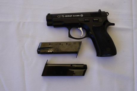Vendo CZ Compact 9 mm luger 375 euros prácticamente nueva.
Guia de pertenencia de arma de concurso.
Comprada 01