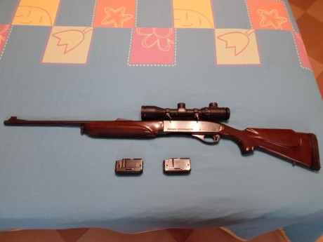 Vendo rifle Remington 750 en calibre 35 whelen con dos cargadores y carril weaver. El precio 550 euros 02