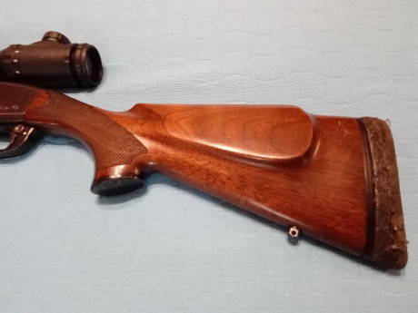 Vendo rifle Remington 750 en calibre 35 whelen con dos cargadores y carril weaver. El precio 550 euros 52