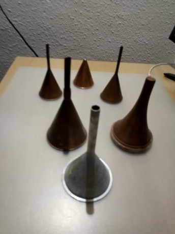 Vendo una pequeña colección de conos de cargas huecas, ideales para completar la colección de munición 00
