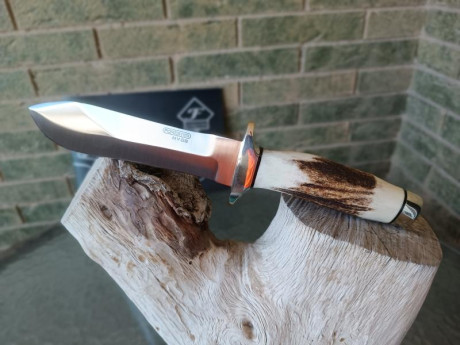 CUCHILLO ERROI J&V
rebajado a 110 € portes incluidos.
D E S C A T A L O G A D O
Longitud total: 33 30