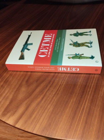 Se ofrece libro :
CETME  50 años del fusil de asalto español.
En muy buen estado, de colección.
Descatalogado 00
