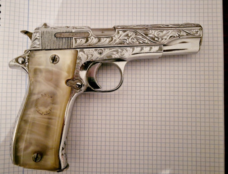 Vendo pistola de colección burilada con incrustaciones de plata, fue un arma fabricada por encargo a Bonifacio 02