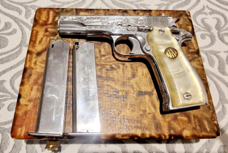 Vendo pistola de colección burilada con incrustaciones de plata, fue un arma fabricada por encargo a Bonifacio 00