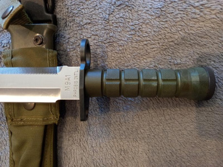 Vendo cuchillo-bayoneta M9A1 para el famoso fusil de asalto M16 americano. Es la bayoneta M9 fabricadas 01