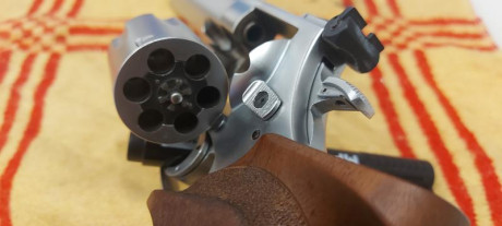 Vendo revolver H.WEIHRAUCH  6"
Calibre 32 
Perfecto estado de conservación y funcionamiento.
Precio 00