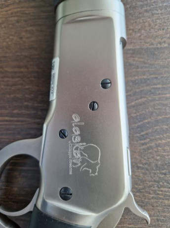 **Vendido**Vuelvo a poner a la venta este rifle, precioso y sin uso. Impecable sin ningún pero.
Rifle 01