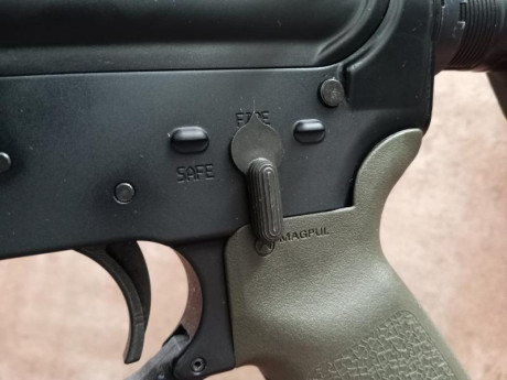Vendo Sabre Defense XR15, cañon semipesado de 16", guardamanos bootleg, culata, pistolete y guardamonte 42