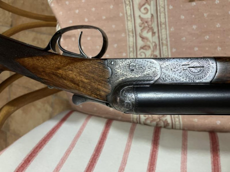 Buenas, un amigo vende esta escopeta, cañones a 66 cm con 2 y 3 décimas, muy buen estado y maderas originales 01